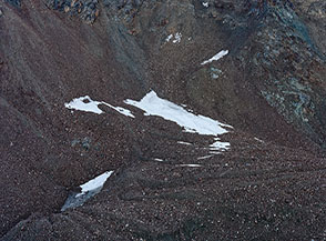 Nevai ai piedi della Pointe de Valaisan.