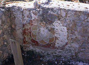Resti di pitture sugli intonaci della Rocca Cenci a Petrella Salto.