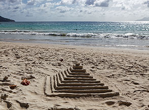 &ldquo;Arte di sabbia&ldquo; (Beau Vallon).