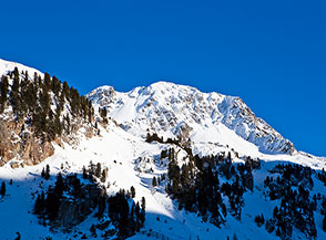 Vista su Cima Sulz dalla Valle di Tramin.