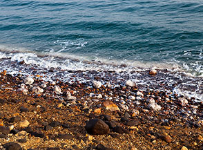Battigia sul Mar Morto.