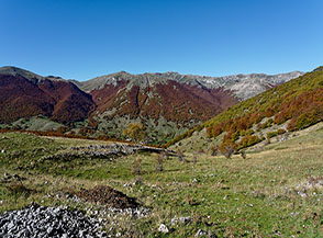 Vista sui monti di Serra della Terratta dalla Montagna di Preccia.
