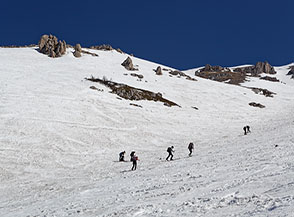 Nell&rsquo;ampio canalone della Rava della Giumenta Bianca, una evergreen dello scialpinismo in Majella.