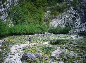 Le anse formate in tempi remoti dal torrente del Vallone di Santo Spirito.
