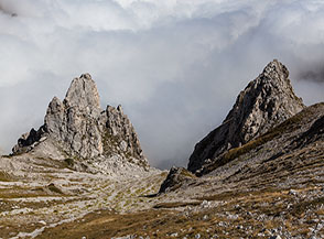 Guglie sospese verso l&rsquo;ignoto (versante settentrionale di Monte Aquila).