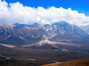 Panorama su Campo Imperatore, le Torri di Casanova ed il Monte Infornace, dalla cima di Costa Ceraso.