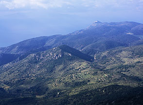 I rilievi del lato occidentale di Monte Argentario.