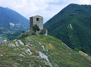 La cappella di Monte Antuni al Lago del Turano.