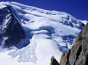 Tratto iniziale della Via Normale per il Bianco dal Col du Midi.