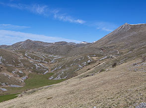 Vista sulla Valle Frenda alle pendici del Monte Bolza.
