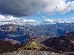 Panorama verso est dalla cima di Colle del Termine.