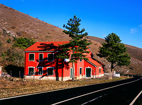 Casa cantoniera nei pressi di Forca Caruso.