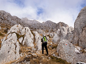 Lungo la Direttissima del Cafornia in un fantasioso paesaggio di guglie.