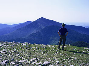 Dalla cima di Monte Calvo, guardando Monte delle Fate.