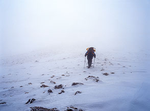&ldquo;Co &rsquo;sto freddo e co &rsquo;sto vento, chi &egrave; che sale con tal spunto?&rdquo; (lungo la Cresta Sud di Monte Calvo).