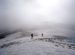 In discesa lungo la Cresta Sud-Ovest del CAlvo.