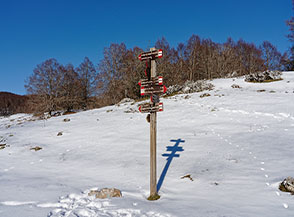 Palina segnaletica ai margini settentrionali di Campobuffone.