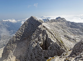 Vista sul Monte Ursic lungo la dorsale del Canin.