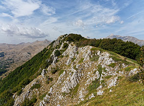 Il tratto centrale della Cresta Sud-Est di Monte Capo di Serre.