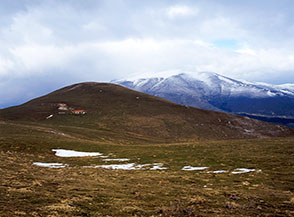Lungo la Cresta Sud-Est del Monte Stabiata in vista della cima.
