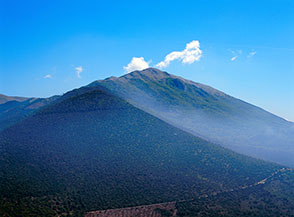 Il Monte Cairo visto dal Castrocielo.