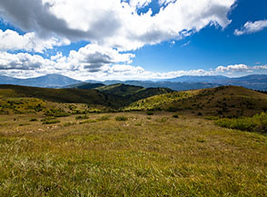 Vista dai prati sommitali di Valle Ramata.