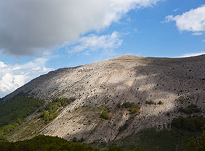 Sprazzi di luce sul Versante Sud del Monte Orsello.