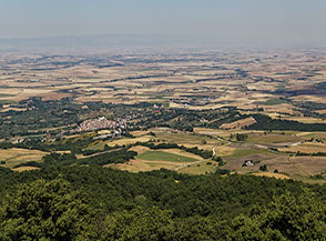 Biccari vista dal Monte Cornacchia.