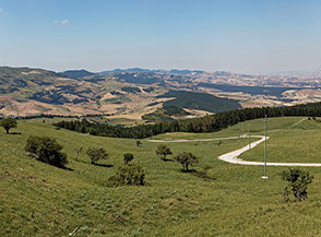 Sui prati delle Cappelle sotto Toppo Pescara.