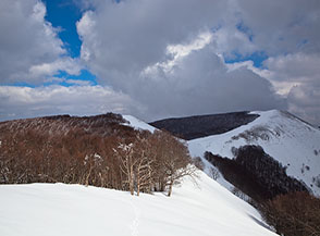 Sulla cresta sommitale che dal Passo della Fara conduce sul Corvo.