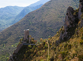 La Torricella: una bellissima torre medioevale che faceva parte del sistema di fortificazioni della citt&agrave; di Venafro..