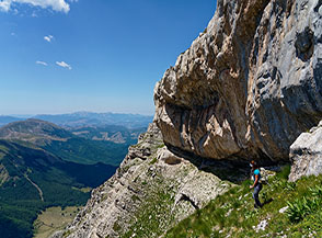 Un ultimo sguardo verso la Grotta del Capraro: sorprendente rifugio dei pastori di un tempo.