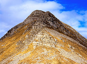 Il Monte Cusna ripreso da meridione.