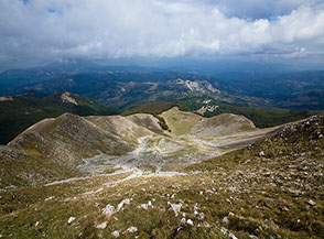 Affaccio sul circo glaciale a nord della cima del Monte del Papa.