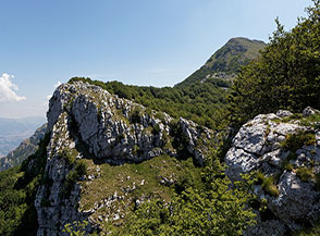 Scorcio sui rilievi rocciosi che si affiancano a Varco Medoro.