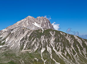 Monte Aquila ed il Corno Grande ripresi dalla cima dello Scindarella.