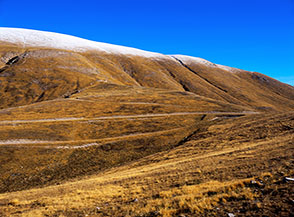 Sella della Scindarella alla testata di Valle Fredda.