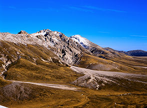 Le cime del Monte Infornace, Prena e Camicia viste dalla cima del Monte San Gregorio di Paganica.