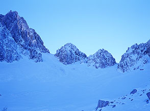 Il Canalone Nord di Monte di Canale con i due canalini di uscita.