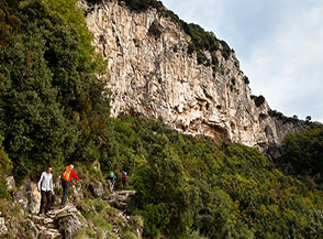 &ldquo;Doppio senso&ldquo; (Sentiero degli Dei nel Vallone Nocella).