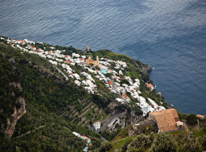 Affaccio su Praia dal Sentiero degli Dei.