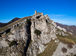 La cima di Roccatagliata visto da sud.