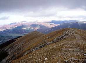 L&rsquo;elegante Cresta Nord-Est di Monte di Valle Caprara, che prende il nome di Costa Caprara.