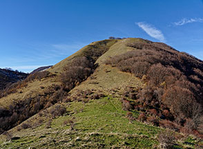 Sul crestone del Fondo del Laghetto sul versante orientale del Monte Tilia.