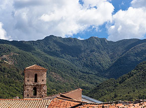 Il Monte Gelbison visto dalla Rocca di Novi Velia.