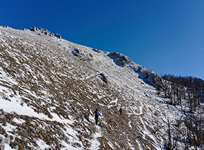 Inizio del traverso sui Prati di Monte Giano.