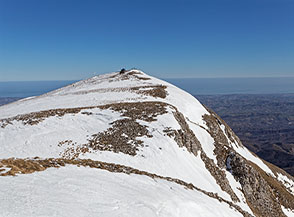 La cima di Monte Girella ripresa dall&rsquo;Anticima Ovest.