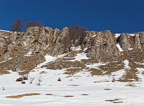Particolare sui contrafforti rocciosi alle pendici del Monte Piselli.