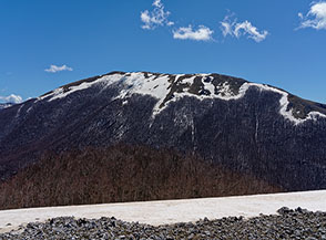 Serra del Prete vista dalla cima del Monte Grattaculo.