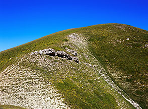 Il Morrone visto da est.